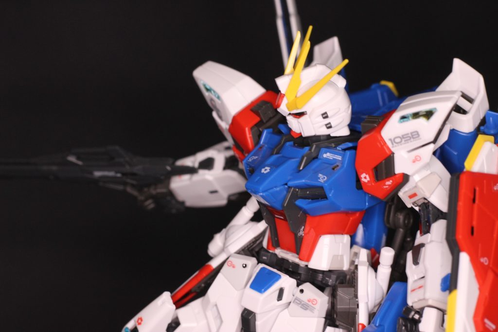 RG 1/144 GAT-X105B/FP ビルドストライクガンダム フルパッケージ